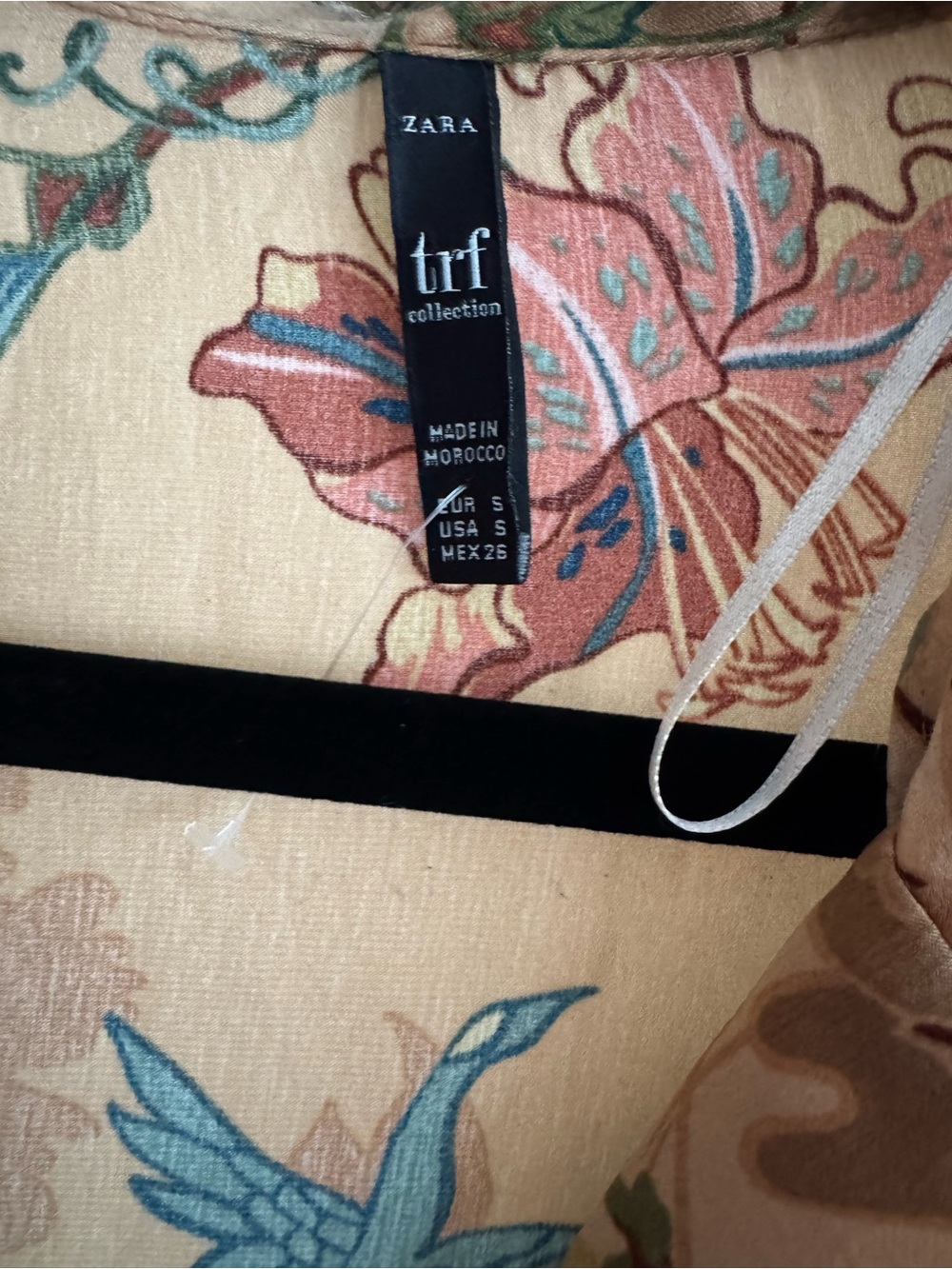 #121 Zara Floral Satin Long Dress/Robe in Peachy background - Picture 4 of 7